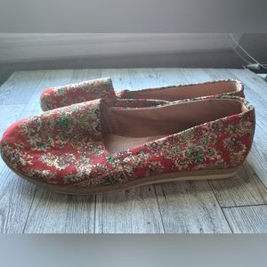 Asian print shoes 6.5-7